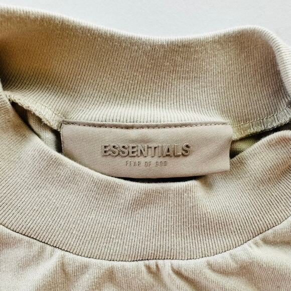 Essentials Fear of God Tee Shirt Beige Size Medium Boxy Short Sleeve Ladies - Picture 4 of 9